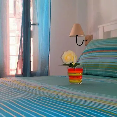 Pensión Candya House *