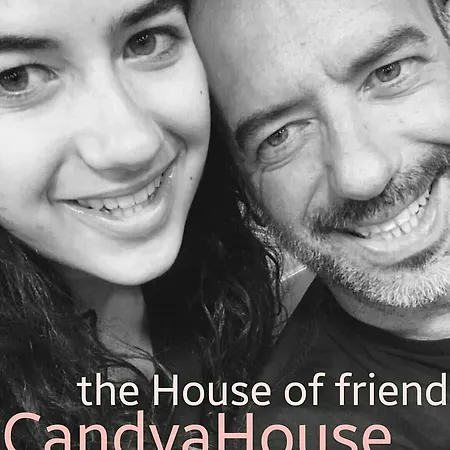 Pensión Candya House *